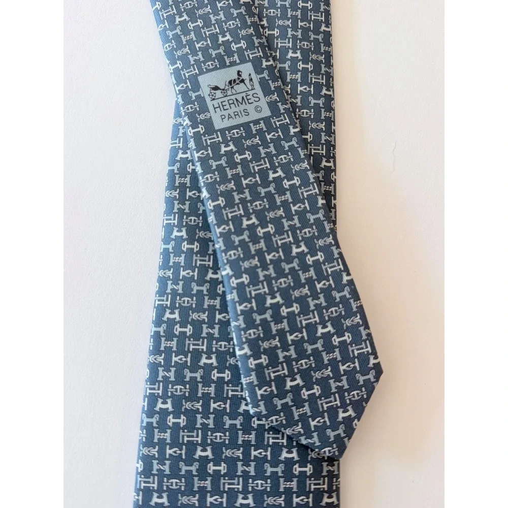 Hermes Mens Silk Twill Tie Boucles en Vrac Blue 006375T 12 NIB